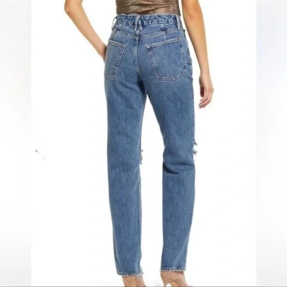 Good American Good 90s Slim Ripped Knee Straight Jeans in Indigo061 (6) - Picture 4 of 13